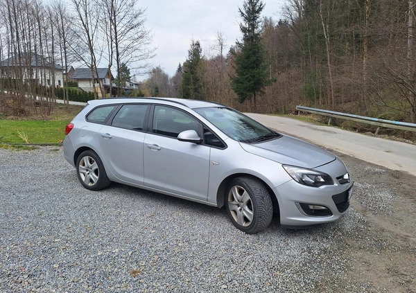 Opel Astra cena 23000 przebieg: 224000, rok produkcji 2013 z Pruszcz Gdański małe 92